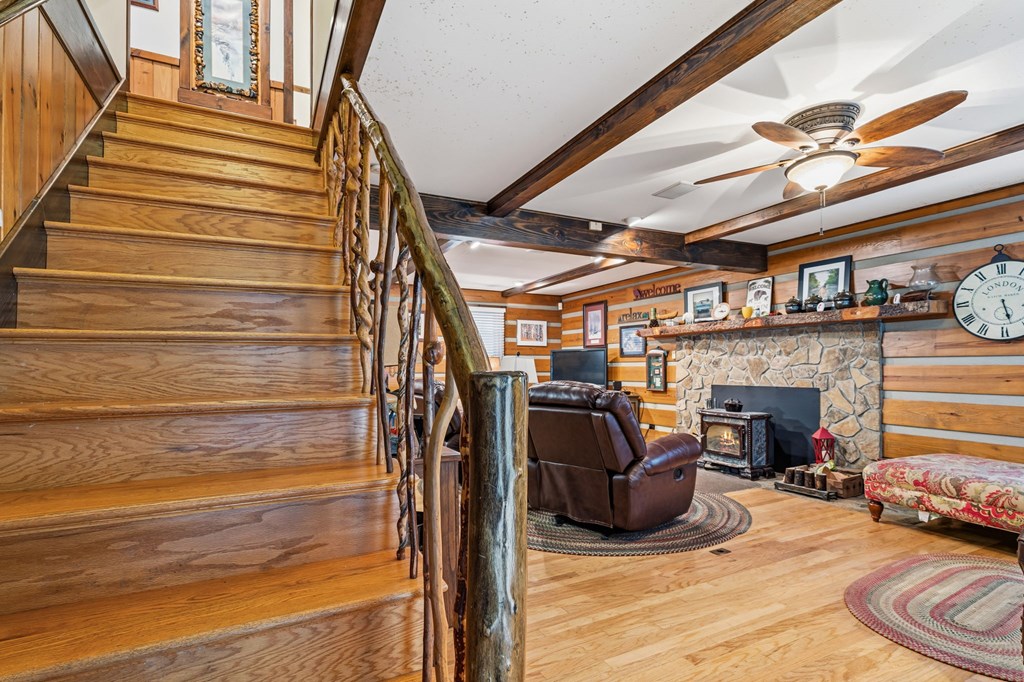 4662 Rainbow Springs Road Franklin, NC 28734 - Photo 24 of 39 a view of hall way with furniture
