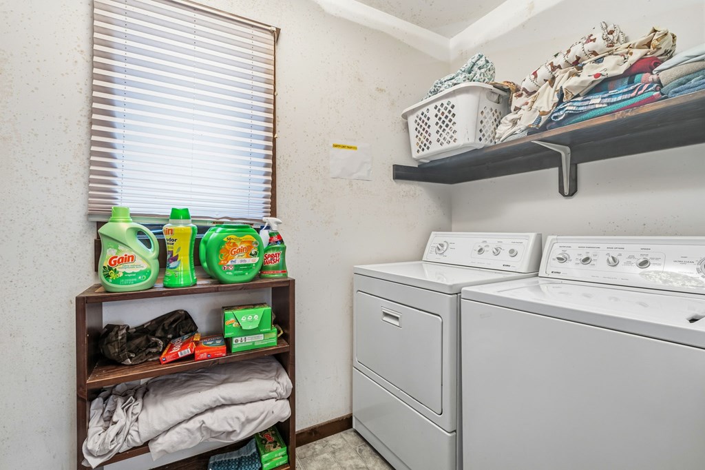 4662 Rainbow Springs Road Franklin, NC 28734 - Photo 28 of 39 a utility room with dryer and washer