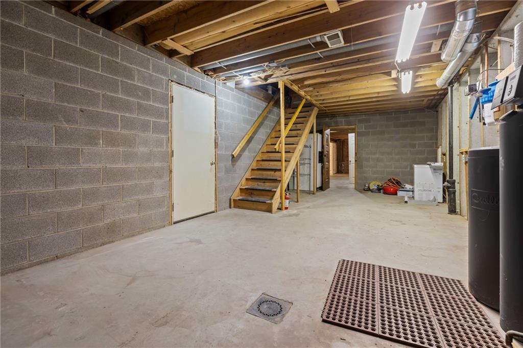 566 Pettit Road Waynesburg, PA 15370 - Photo 36 of 50 a view of outdoor space and deck