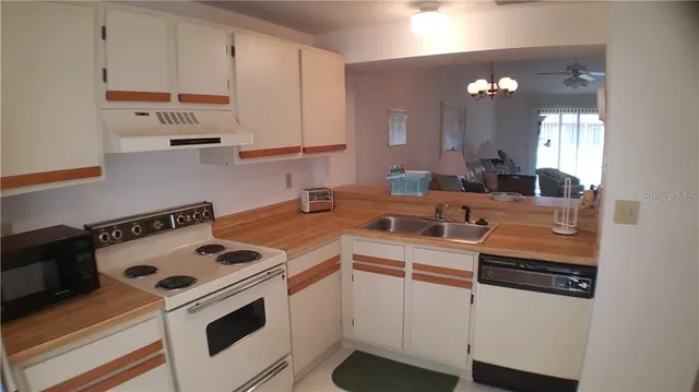 $2,800 | 5907 36th Ave Circle West, Unit 5907, Bradenton, FL 34209