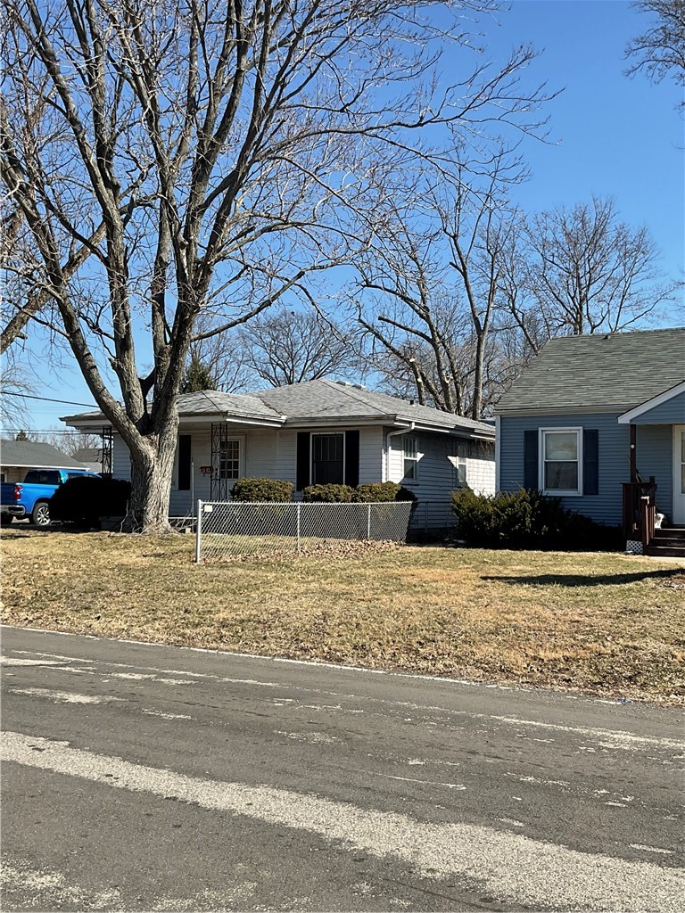 1094 North Westlawn Avenue Decatur, IL 62522 - Photo 2 of 15