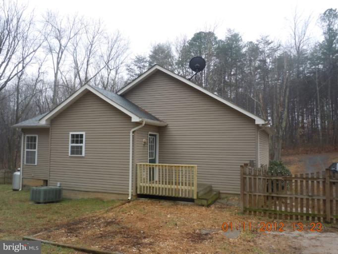 17540 Waterloo Road Amissville, VA 20106 - Photo 1 of 11 Exterior (Rear)