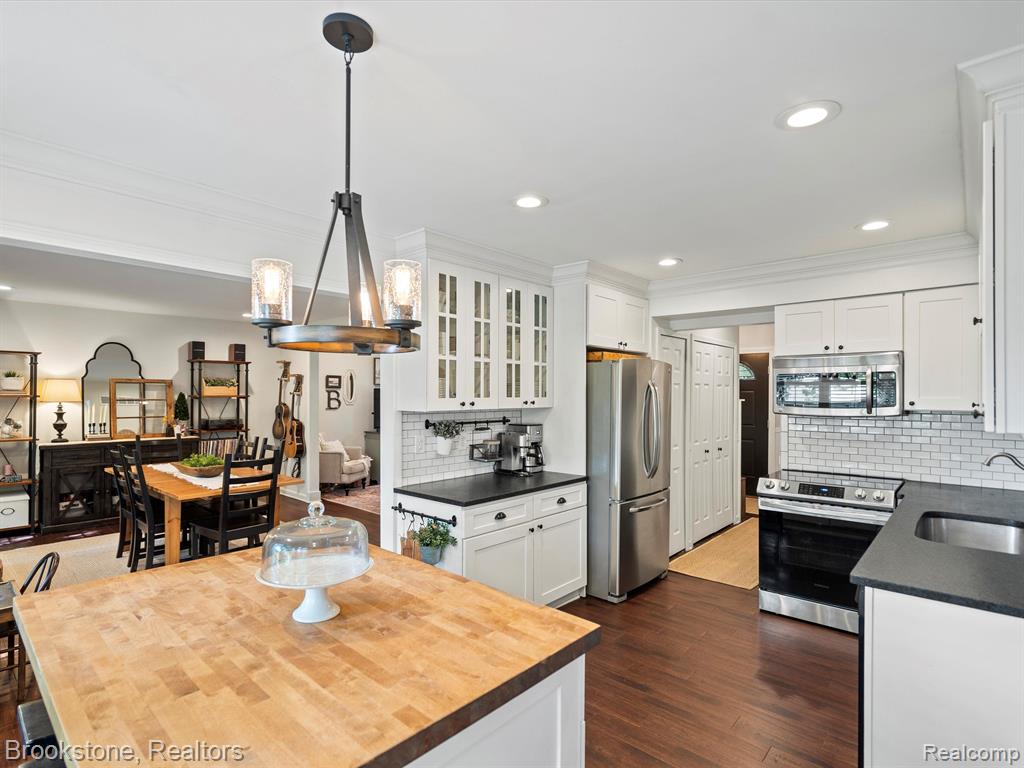 1601 Dancer Drive Rochester Hills, MI 48307 - Photo 17 of 43
