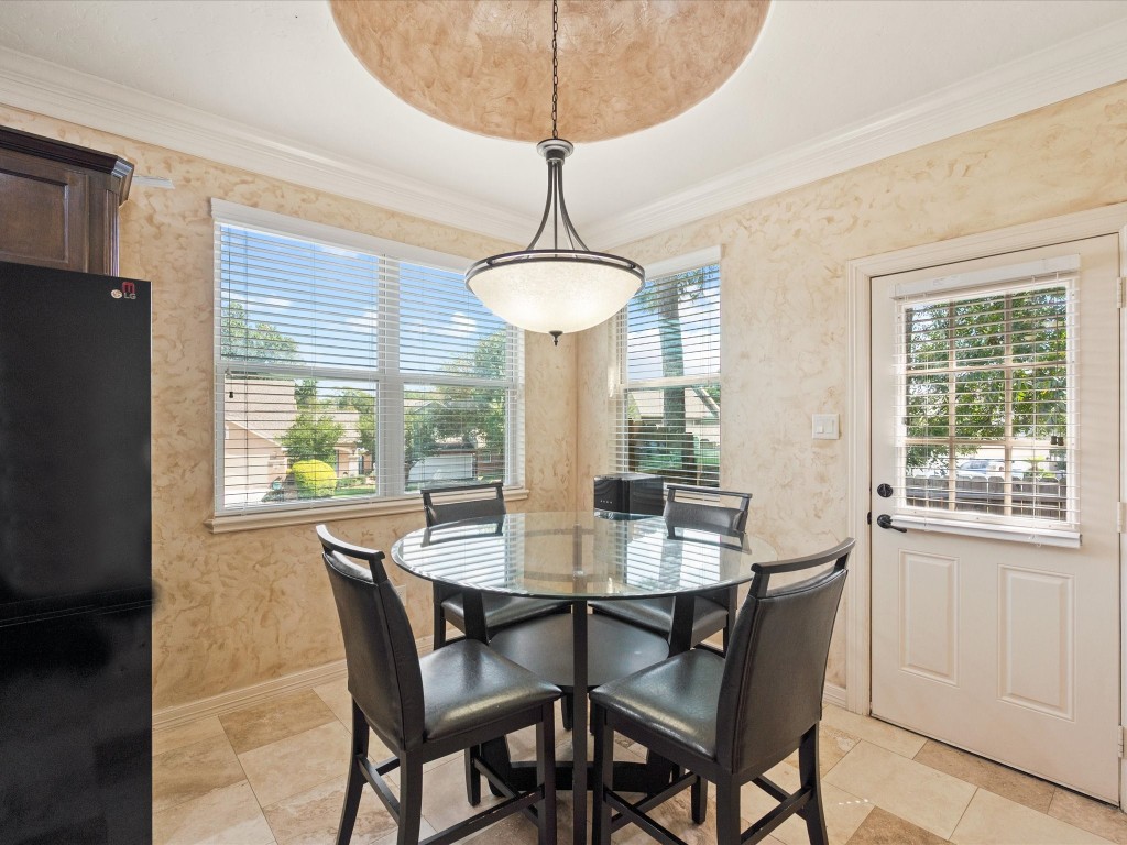 763-806 Lake View Drive Montgomery, TX 77356 - Photo 18 of 43 Breakfast Room features a round tray ceiling matching the Spanish Style design.