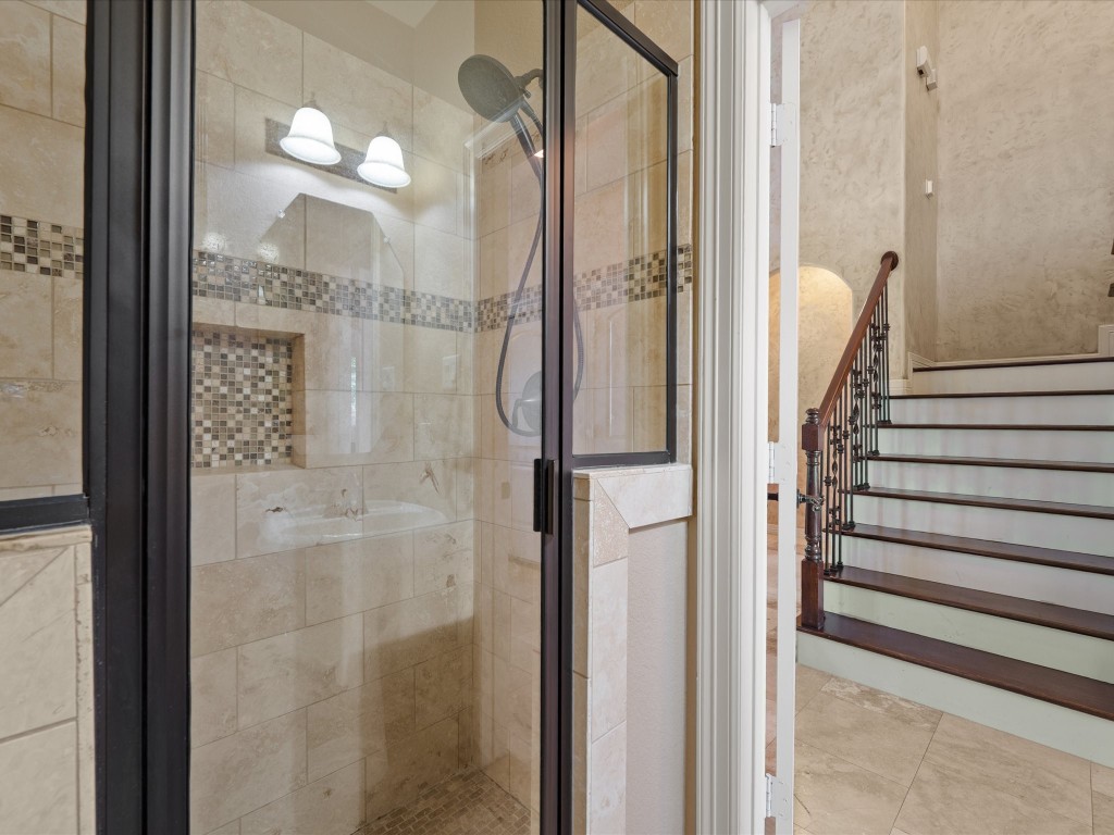 763-806 Lake View Drive Montgomery, TX 77356 - Photo 25 of 43 AMAZING Full Bathroom with Walk-In Shower located downstairs!