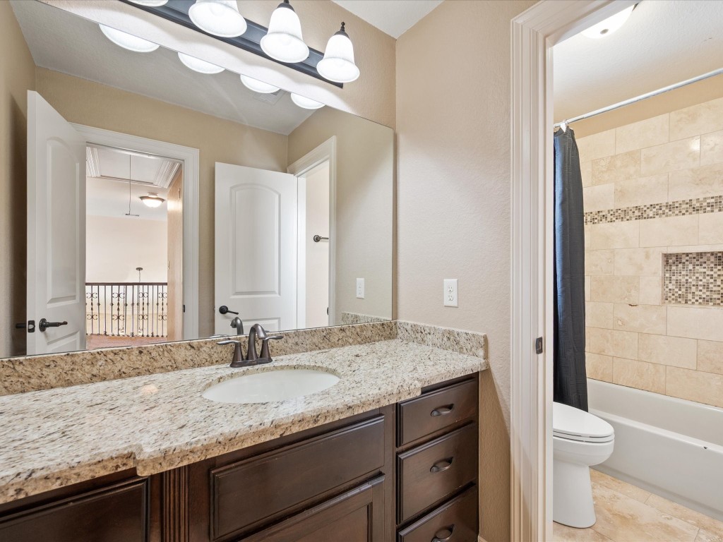 763-806 Lake View Drive Montgomery, TX 77356 - Photo 31 of 43 Bathroom #3 with Vanity and private room with tub/shower & toilet.