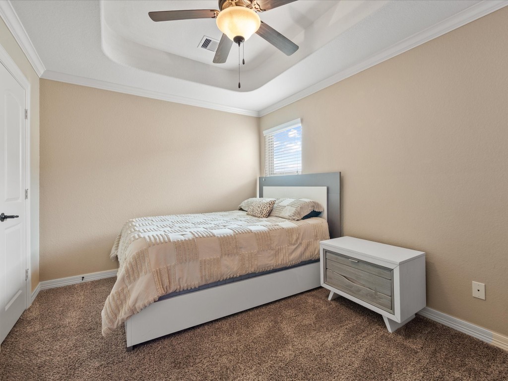 763-806 Lake View Drive Montgomery, TX 77356 - Photo 32 of 43 Bedroom #3 with tray ceiling & Walk-In Closet.