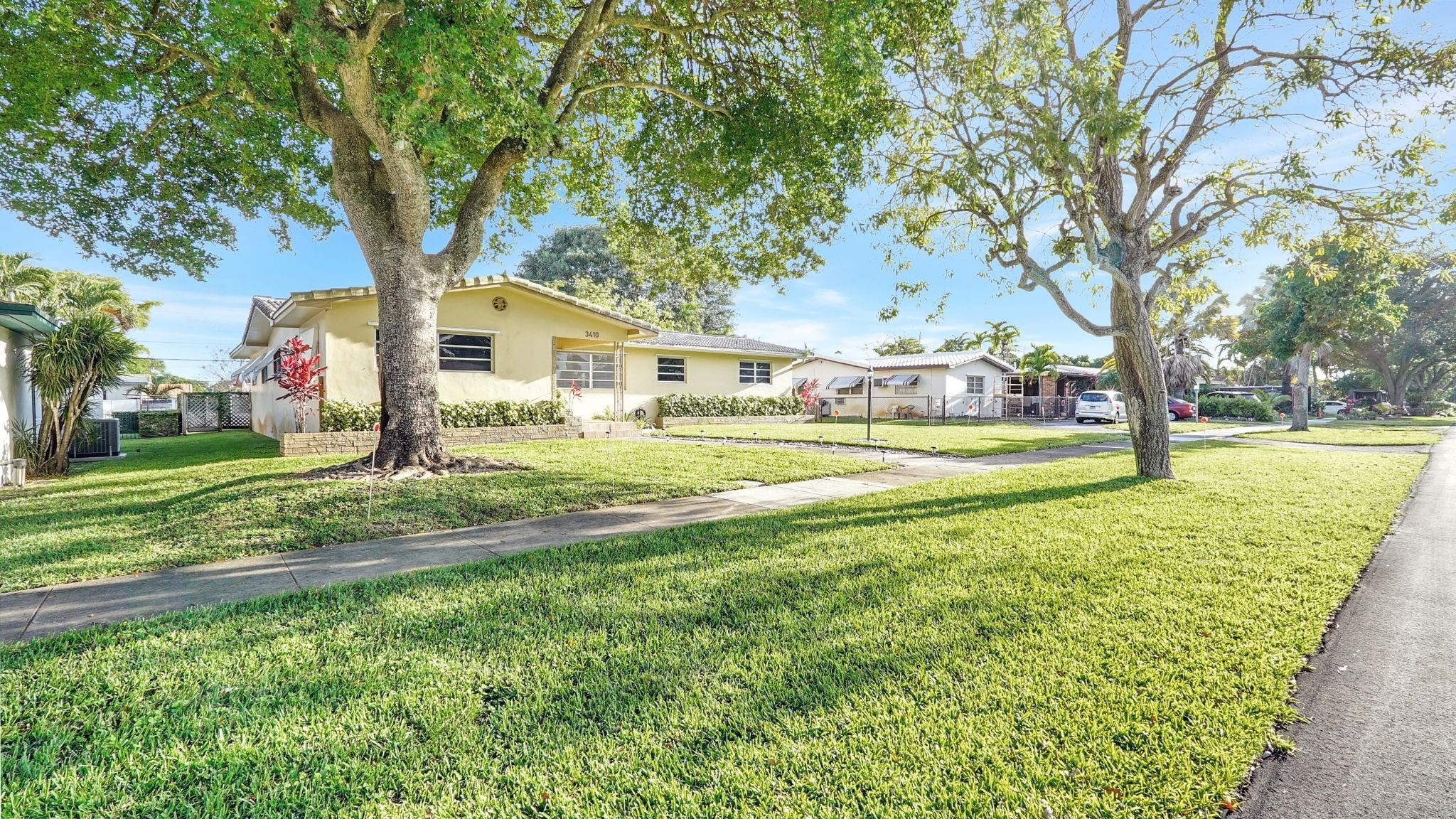 3410 Cleveland Street Hollywood, FL 33021 - Photo 4 of 63 Photo 4