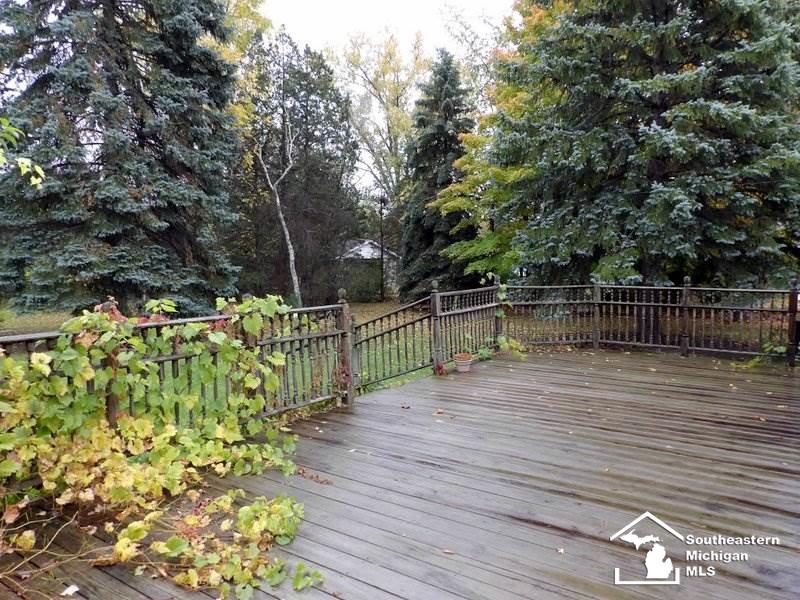 26215 Allen Road Woodhaven, MI 48183 - Photo 10 of 38