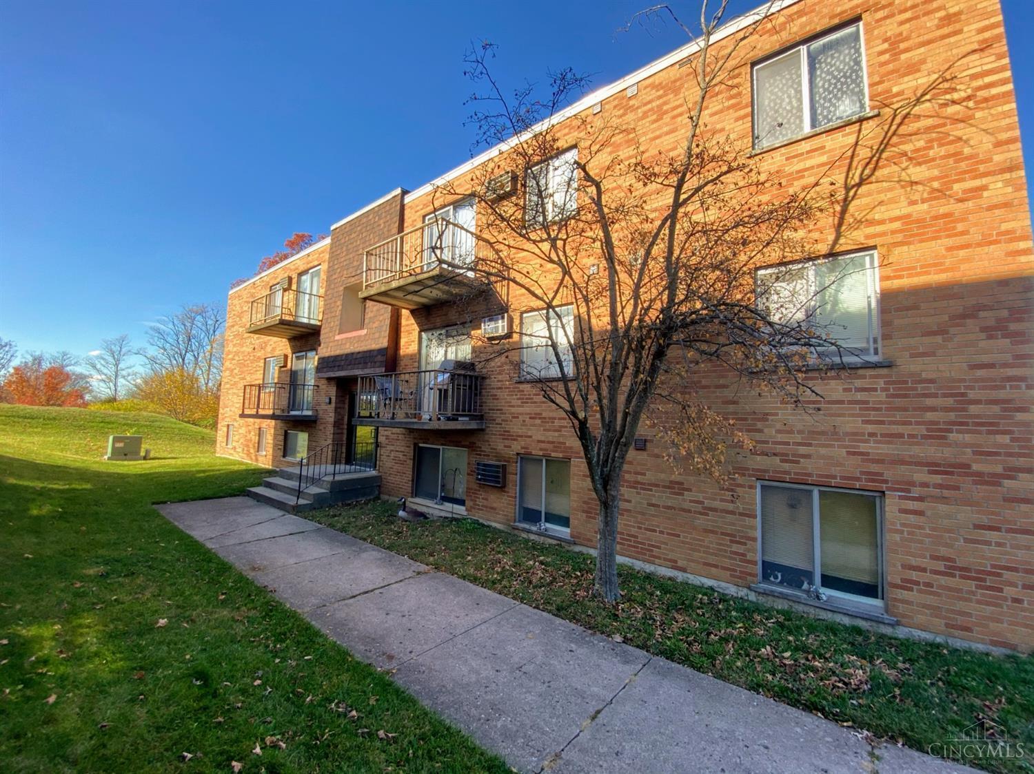 5617 Cheviot Road, Unit 6 Cincinnati, OH 45247 - Photo 1 of 11