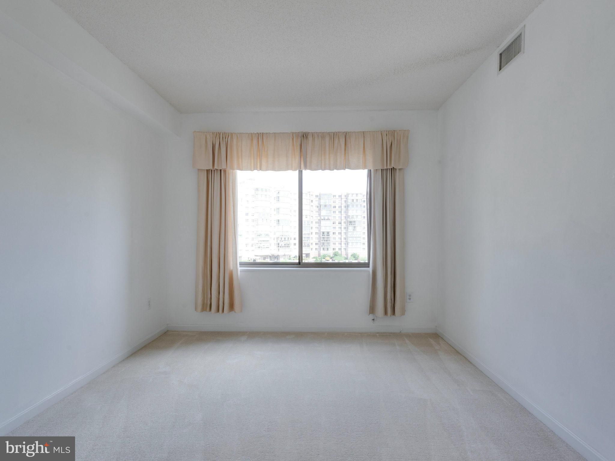 19375 Cypress Ridge Terrace, Unit 509 Leesburg, VA 20176 - Photo 17 of 30 Bedroom (Master)