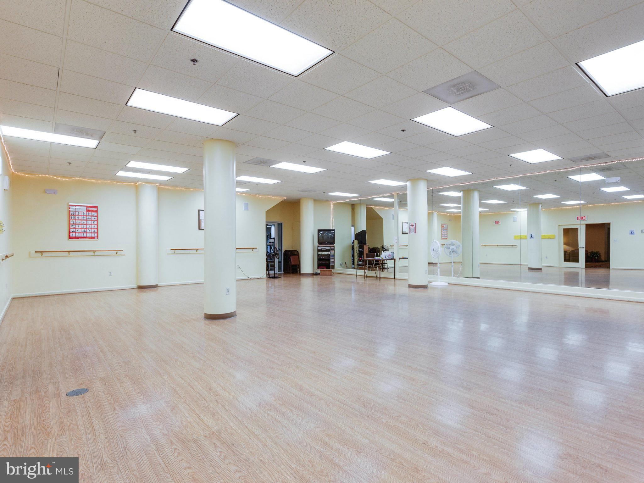 19375 Cypress Ridge Terrace, Unit 509 Leesburg, VA 20176 - Photo 24 of 30 Community