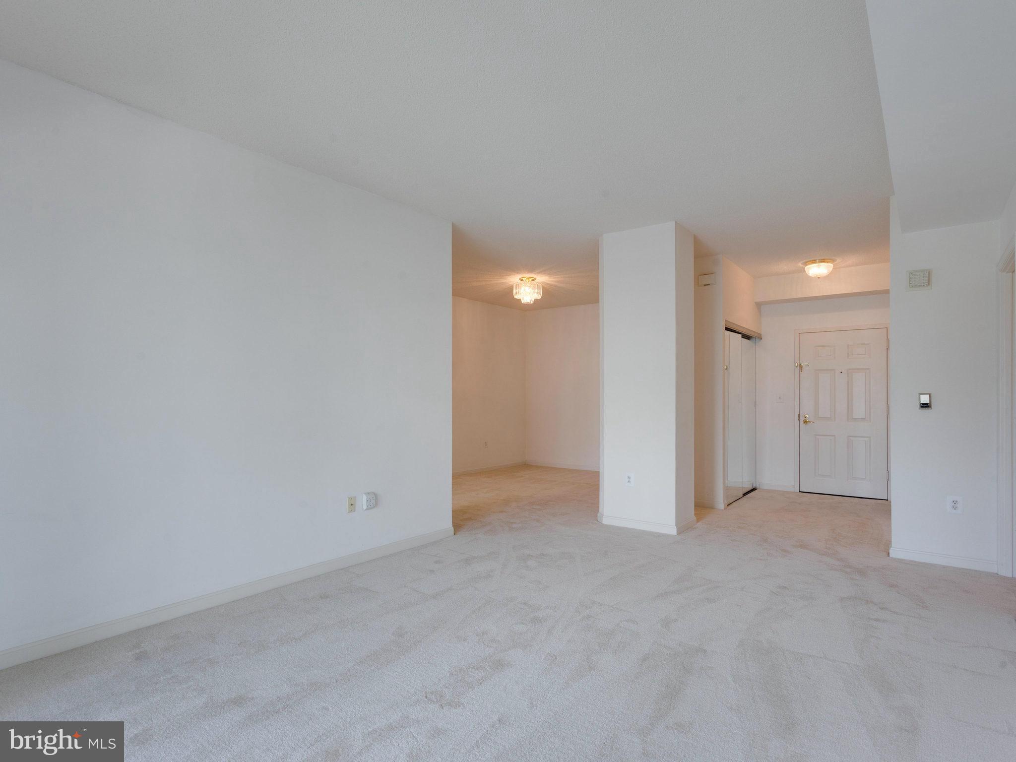 19375 Cypress Ridge Terrace, Unit 509 Leesburg, VA 20176 - Photo 7 of 30 Living Room
