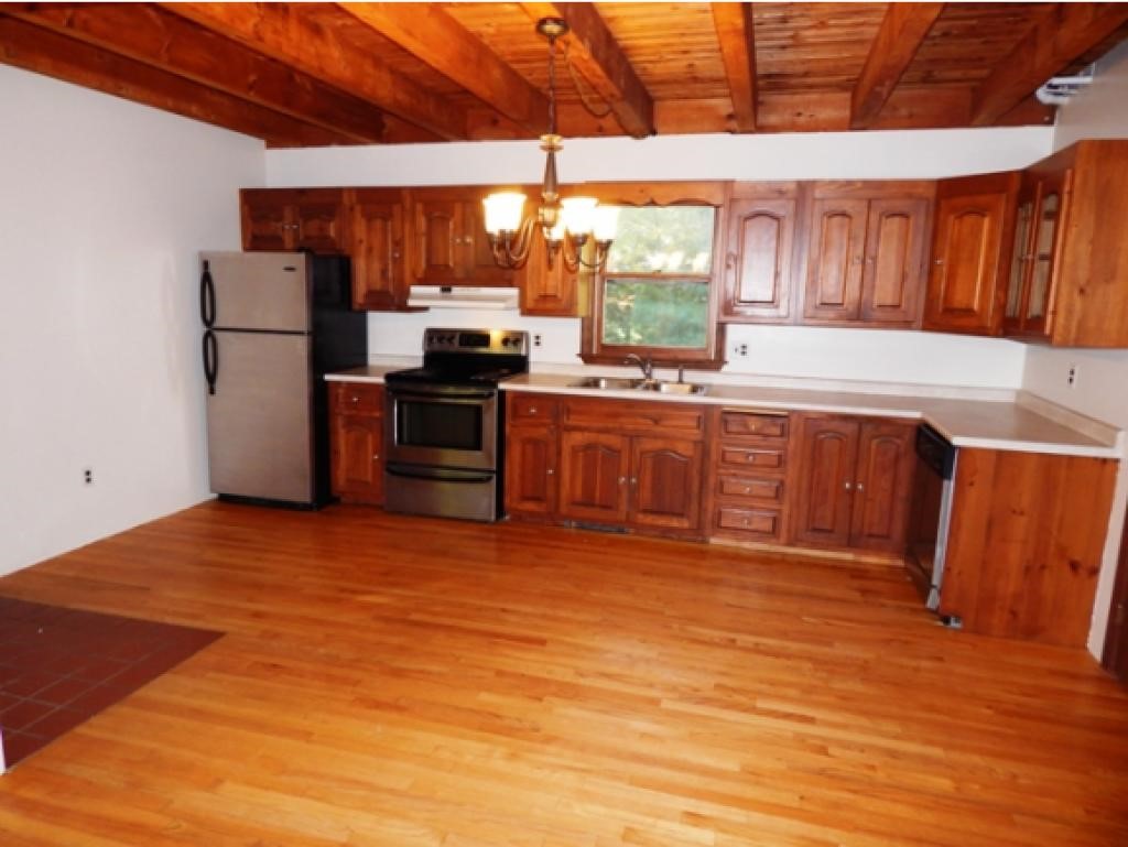 53 Stark Road Derry, NH 03038 - Photo 2 of 18