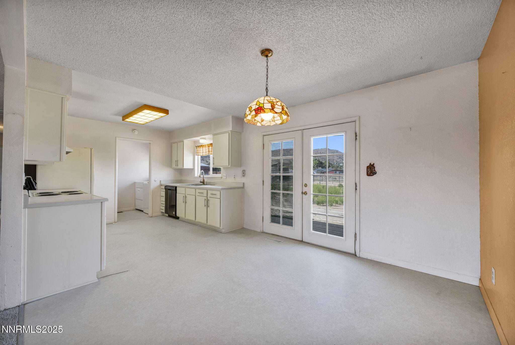11815 Mistletoe Street Reno, NV 89506 - Photo 11 of 48 33-web-or-mls-11815-mistletoe-st