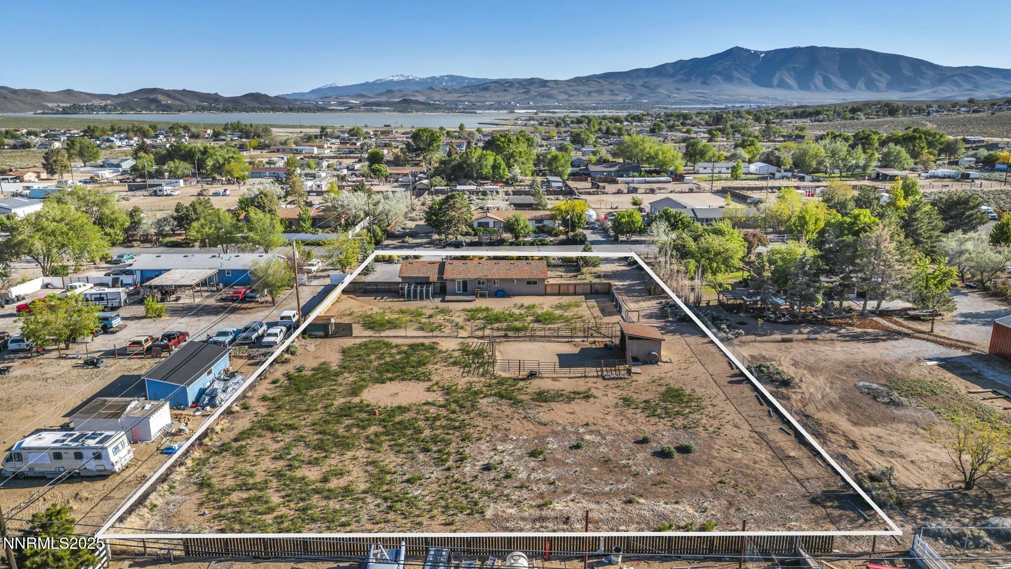 11815 Mistletoe Street Reno, NV 89506 - Photo 3 of 48 22-web-or-mls-11815-mistletoe-st outline