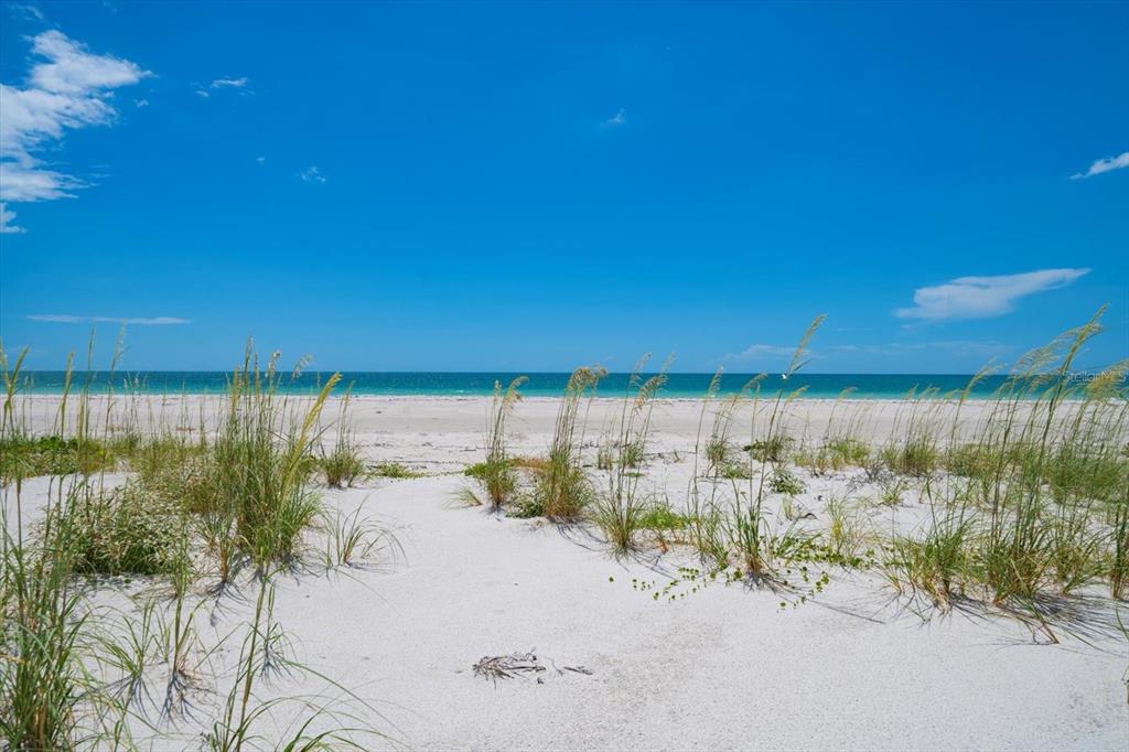 1114 Mandalay Point Road Clearwater Beach, FL 33767 - Photo 11 of 30