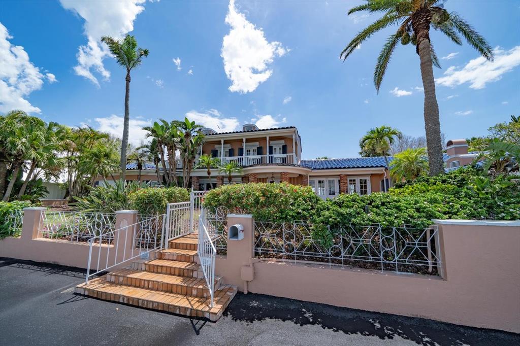 1114 Mandalay Point Road Clearwater Beach, FL 33767 - Photo 5 of 30