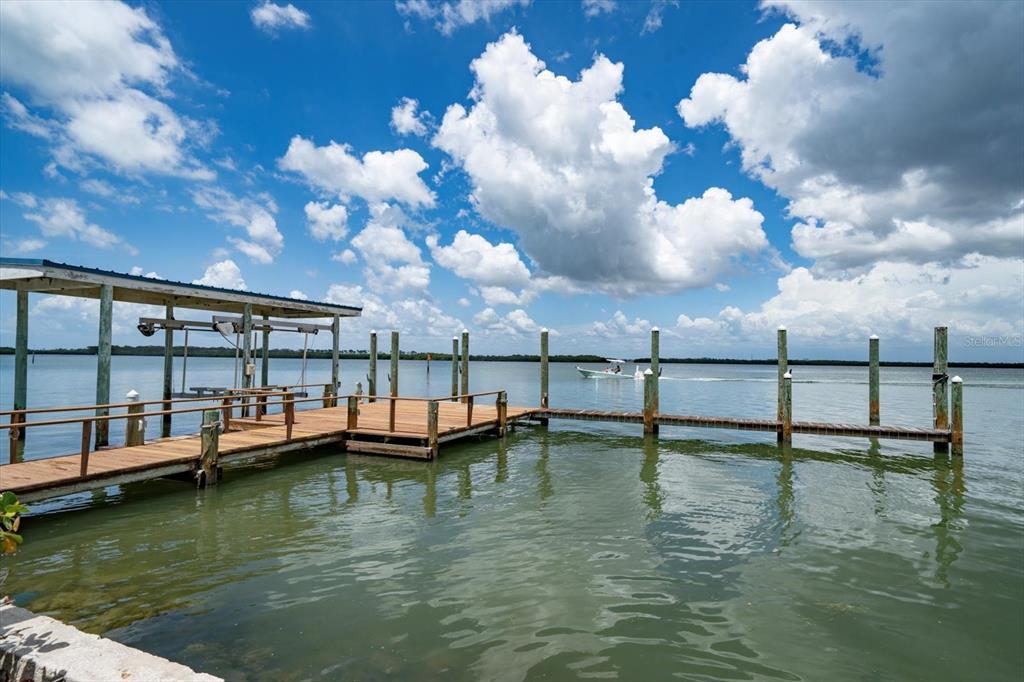 1114 Mandalay Point Road Clearwater Beach, FL 33767 - Photo 7 of 30