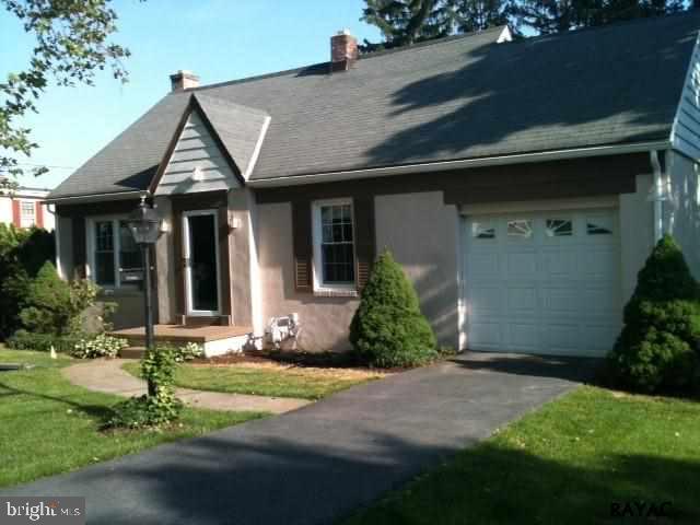 28 Ridgeway Drive York, PA 17404 - Photo 1 of 4 Gallery Image 1