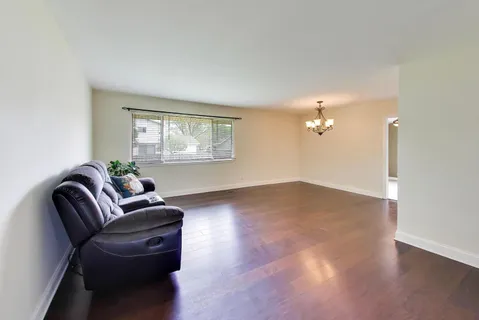 $399,900 | 605 North Rohlwing Road, Palatine, IL 60074