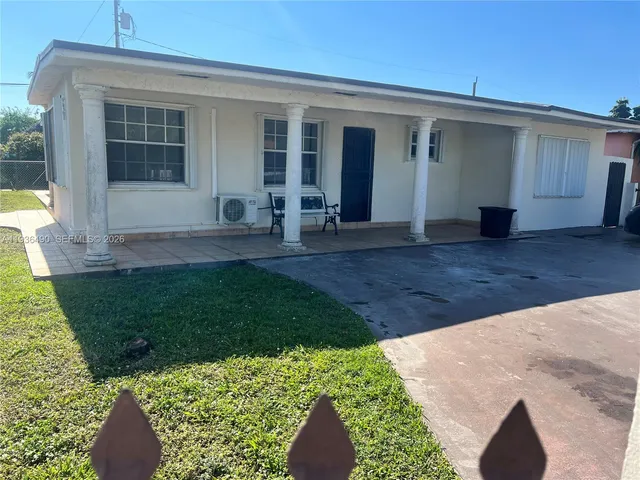 $1,400 | 120 Southwest 68th Avenue, Miami, FL 33144