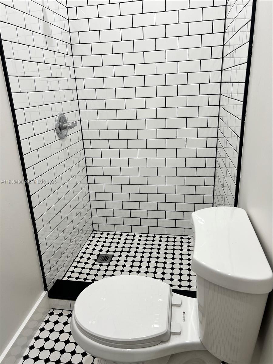 120 Southwest 68th Avenue Miami, FL 33144 - Photo 9 of 12