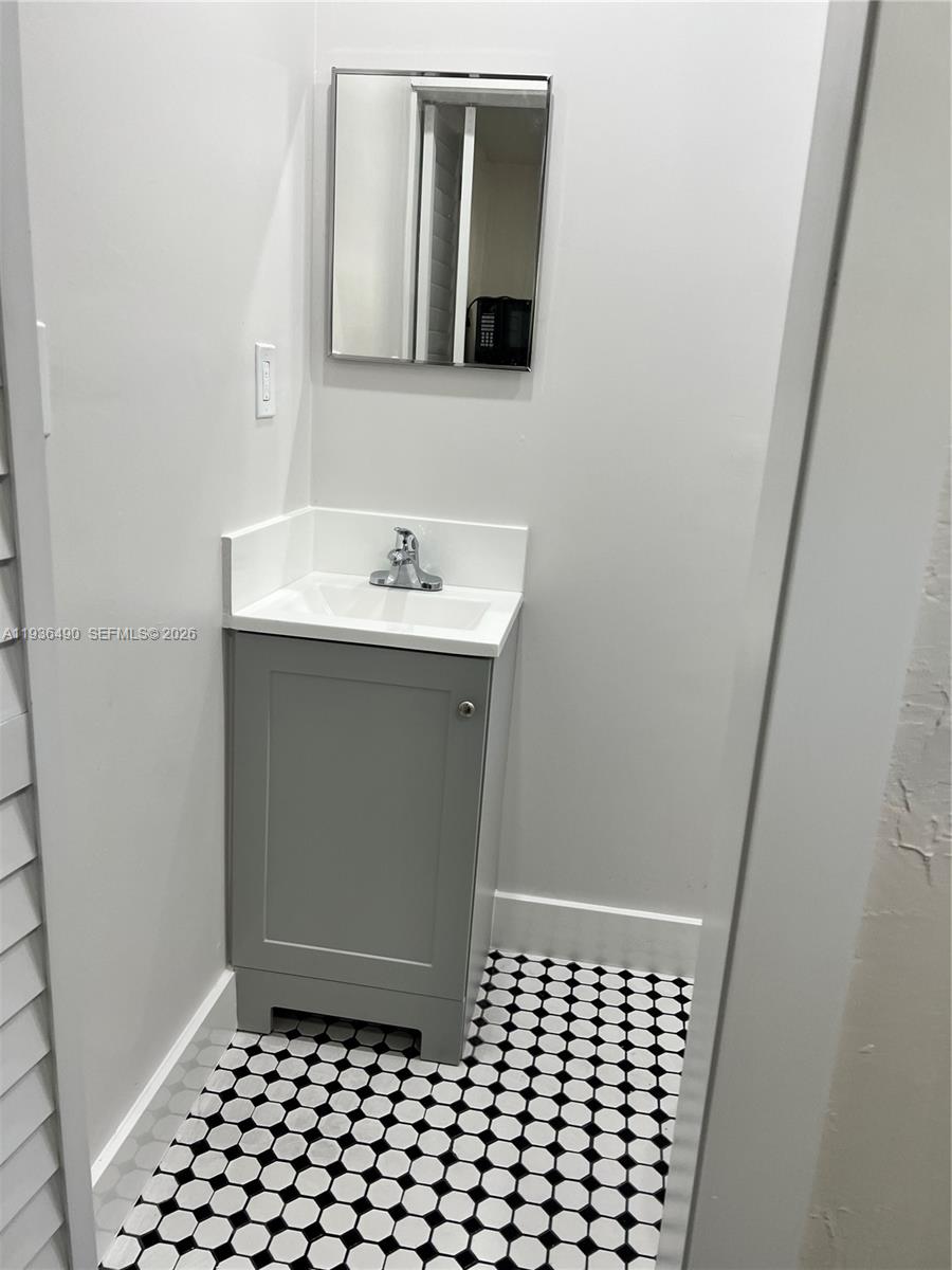 120 Southwest 68th Avenue Miami, FL 33144 - Photo 10 of 12