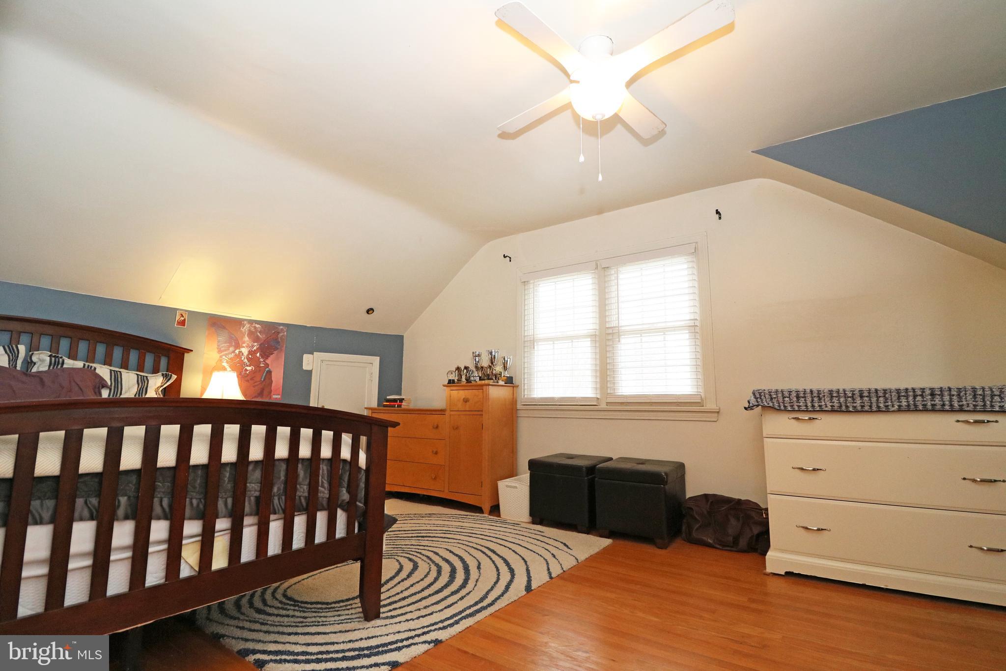 371 Southcroft Road Springfield, PA 19064 - Photo 27 of 42 a bedroom with furniture and a window