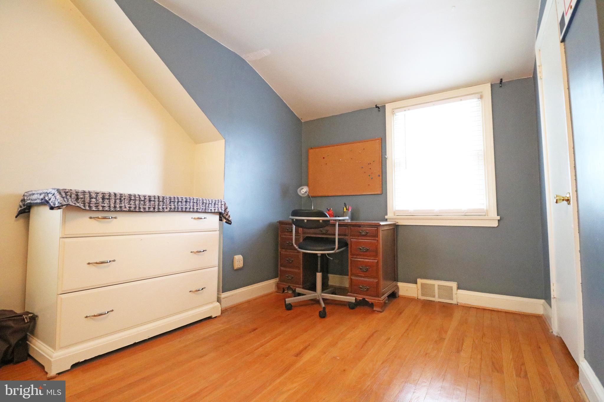 371 Southcroft Road Springfield, PA 19064 - Photo 28 of 42 a view of a workspace with furniture and a window