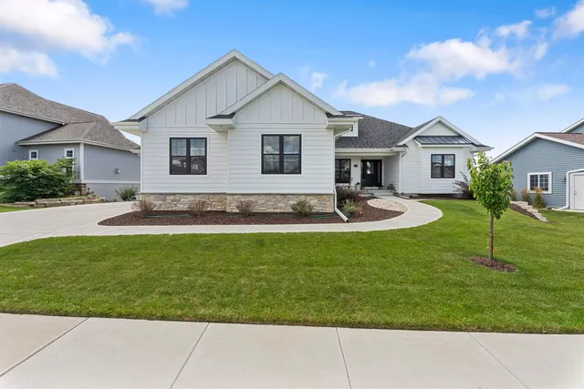 $1,100,000 | 6697 Morning Dew Lane, Sun Prairie, WI 53590
