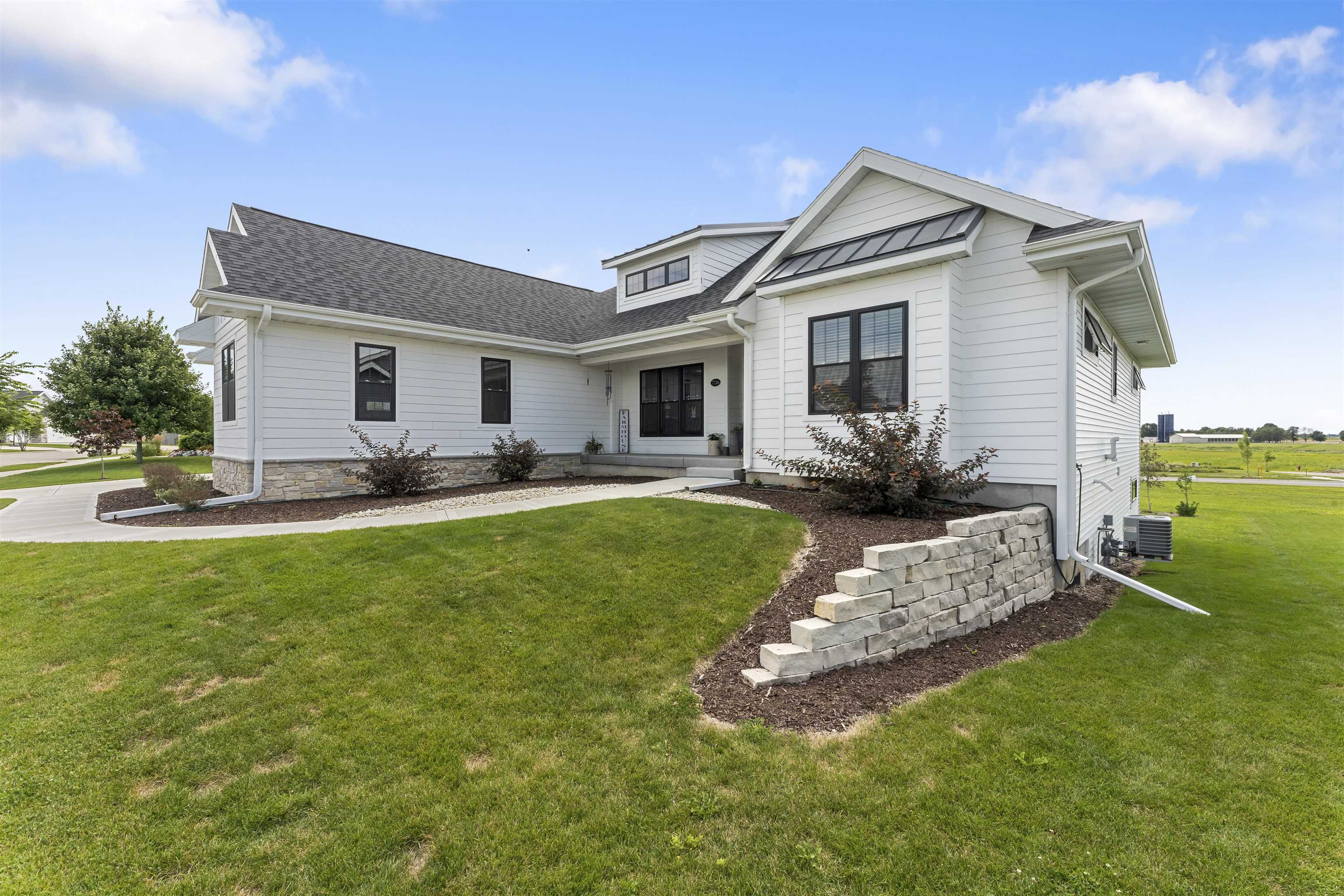 6697 Morning Dew Lane Sun Prairie, WI 53590 - Photo 2 of 34