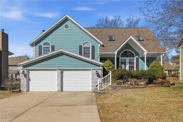 $435,000 | 4070 Southwest Camelot Drive, Lee's Summit, MO 64082