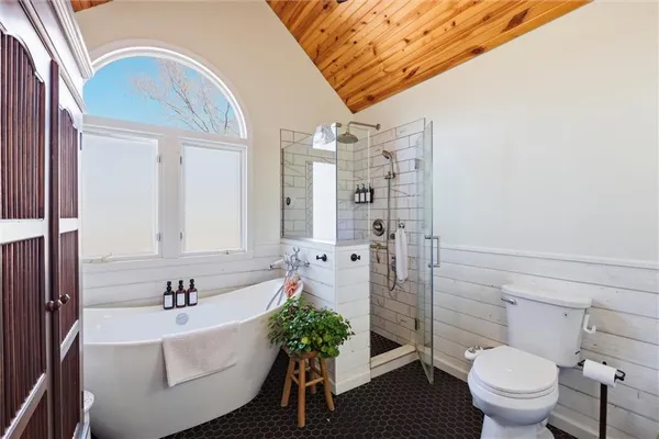 $435,000 | 4070 Southwest Camelot Drive, Lee's Summit, MO 64082