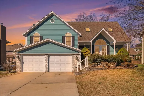 $435,000 | 4070 Southwest Camelot Drive, Lee's Summit, MO 64082