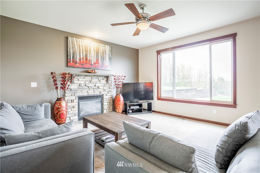 18919 4th Drive Southeast Bothell, WA 98012 - Photo 11 of 25 Gallery Image 11