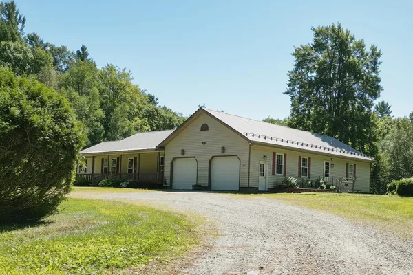 $825,000 | 255 Mud Pond Road, Williston, VT 05495
