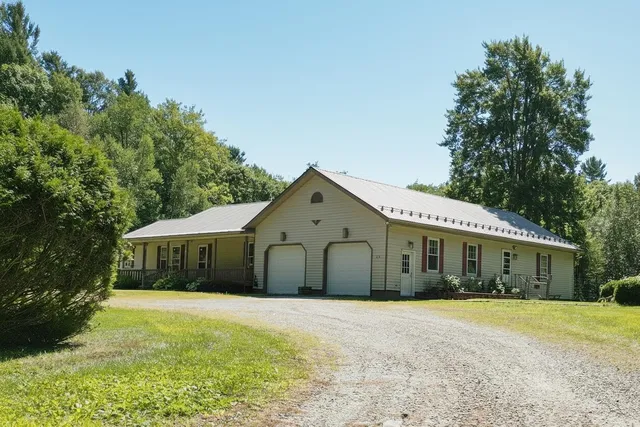 $850,000 | 255 Mud Pond Road, Williston, VT 05495