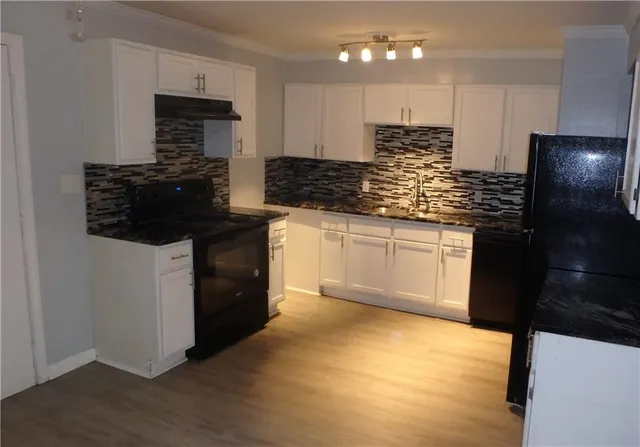 $119,900 | 7806 East 113th Street, Kansas City, MO 64134