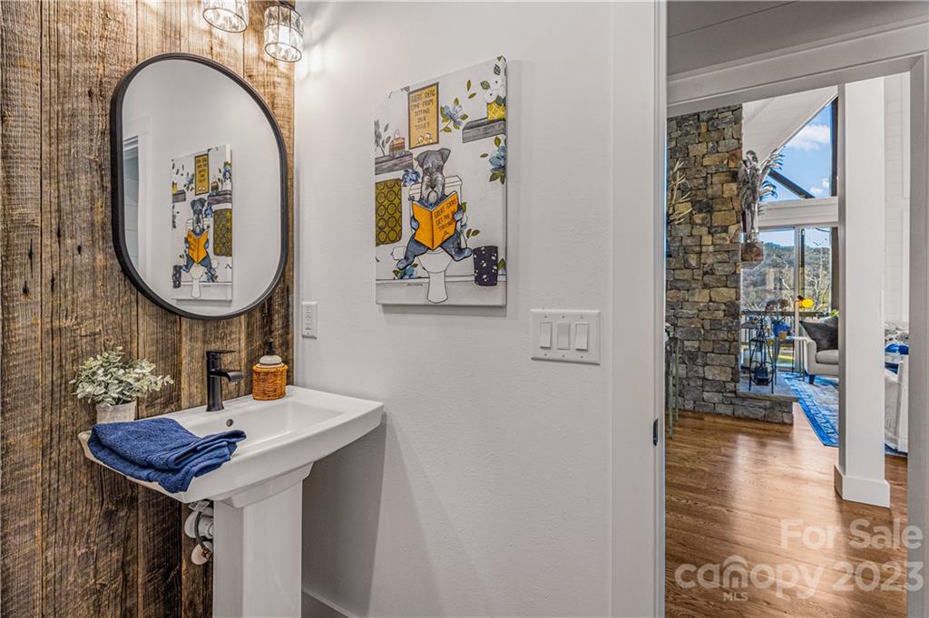 90 Stone Chimney Road Sapphire, NC 28774 - Photo 20 of 48 Gallery Image 20