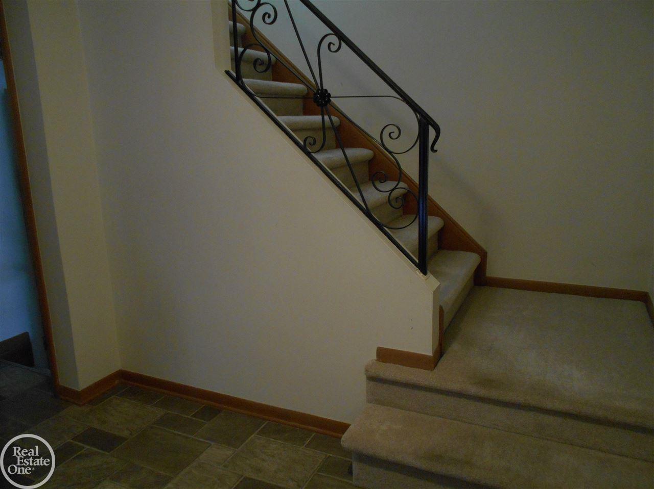 2023 Avoncrest Drive Rochester, MI 48309 - Photo 11 of 19