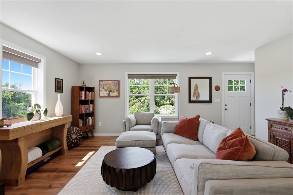 12 Cliff Street Worcester, MA 01607 - Photo 13 of 42