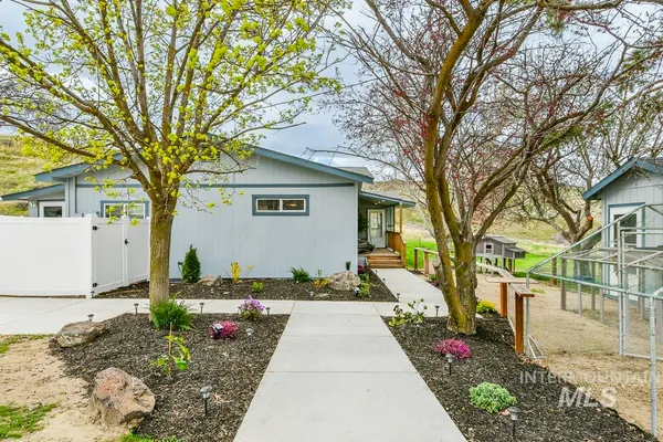 $575,000 | 16758 Deer Flat Road, Caldwell, ID 83607