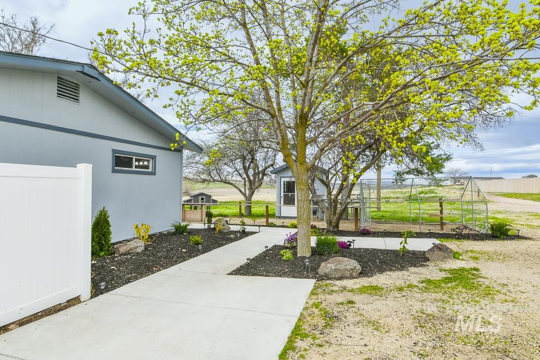 16758 Deer Flat Road Caldwell, ID 83607 - Photo 2 of 50