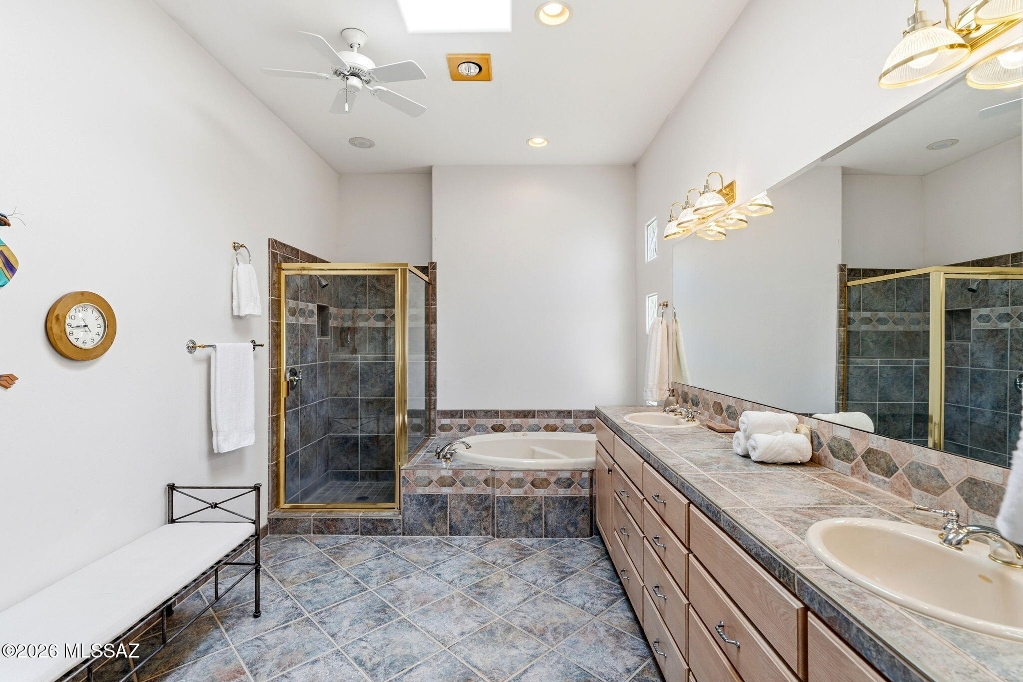 5323 North Ridge Spring Place Tucson, AZ 85749 - Photo 23 of 45 Primary Bath