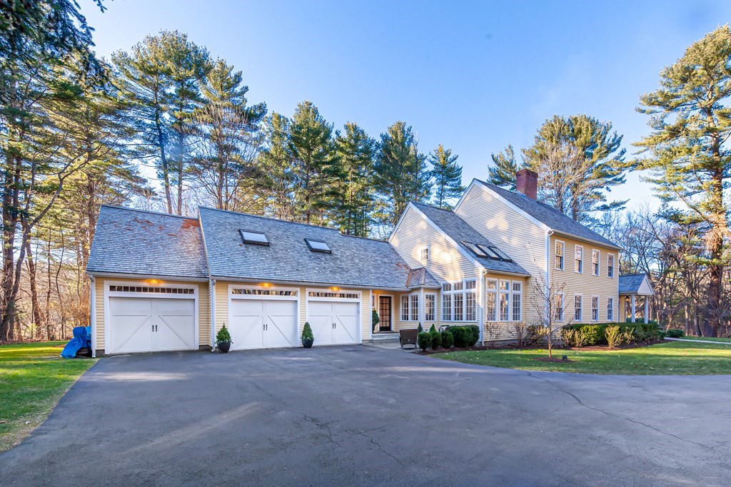 25 Berry Patch Lane Boxford, MA 01921 - Photo 3 of 42 Gallery Image 3