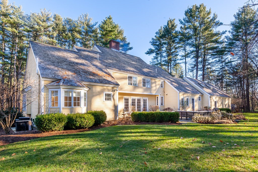 25 Berry Patch Lane Boxford, MA 01921 - Photo 4 of 42 Gallery Image 4