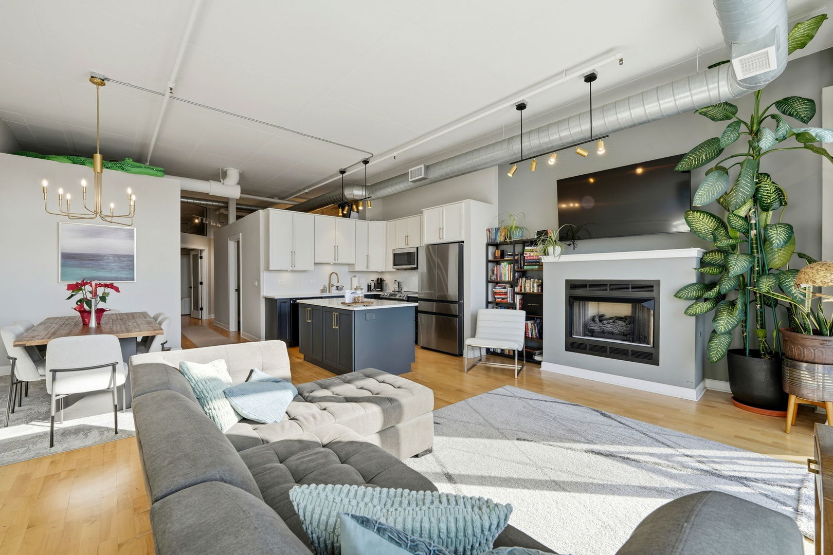1301 West Madison Street, Unit 613 Chicago, IL 60607 - Photo 3 of 25 Gallery Image 3