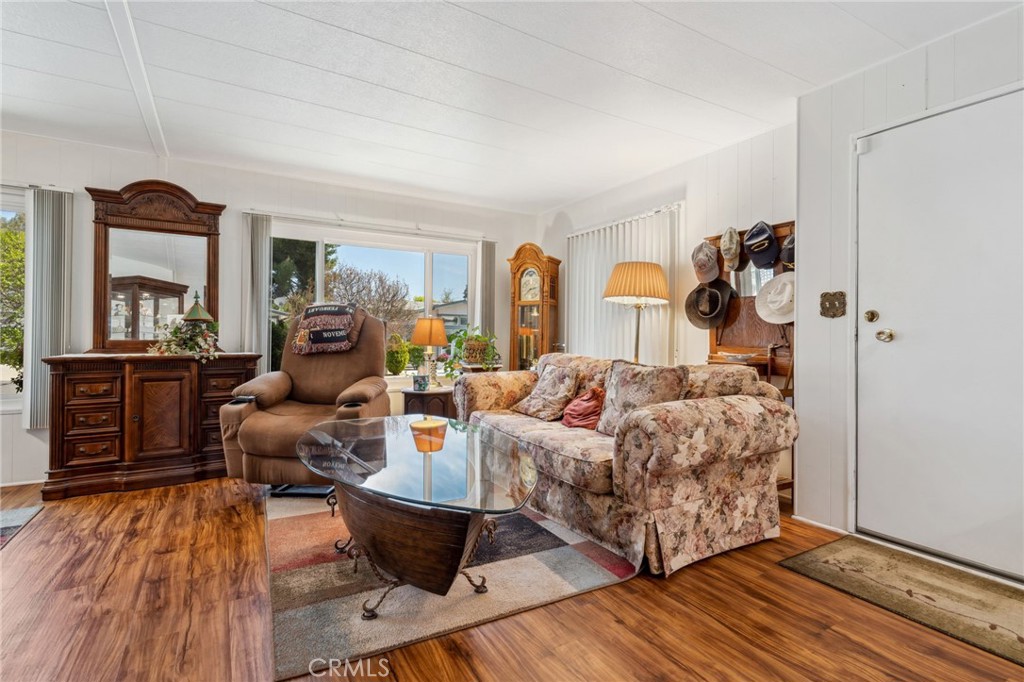 9583 Crestknoll Drive Calimesa, CA 92320 - Photo 4 of 27