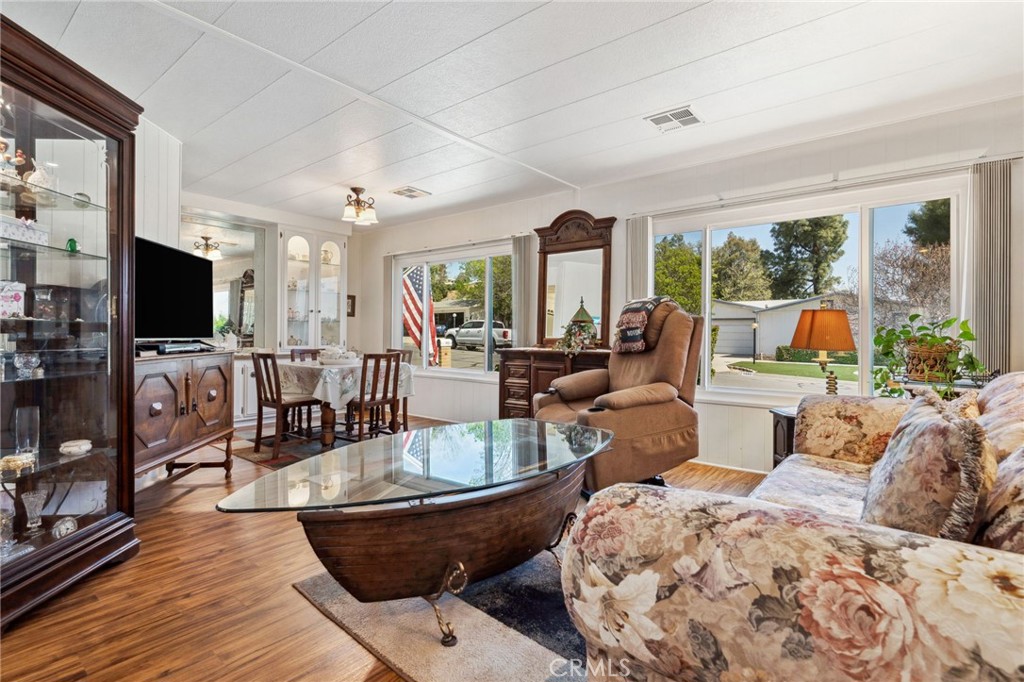 9583 Crestknoll Drive Calimesa, CA 92320 - Photo 6 of 27